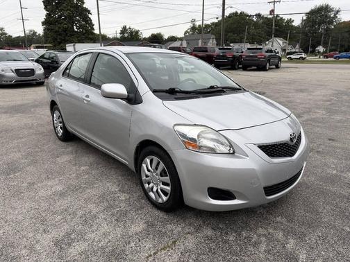 Classic Silver Metallic 2012 Toyota Yaris LE