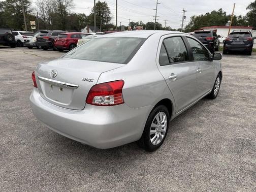 Classic Silver Metallic 2012 Toyota Yaris LE