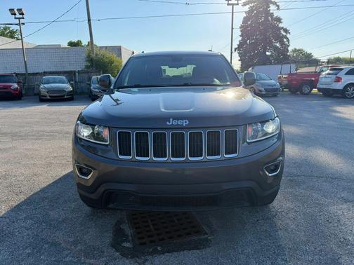 Brilliant Black Crystal Pearlcoat 2014 Jeep Grand Cherokee Laredo