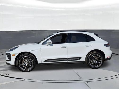 Carrara White Metallic 2025 Porsche Macan