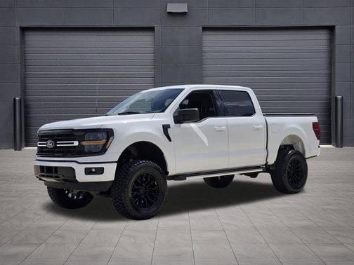 Oxford White 2025 Ford F-150 XLT