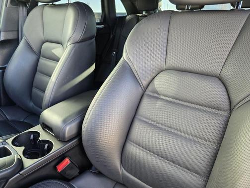 2020 Porsche Macan S