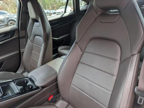 2025 Porsche Panamera 4