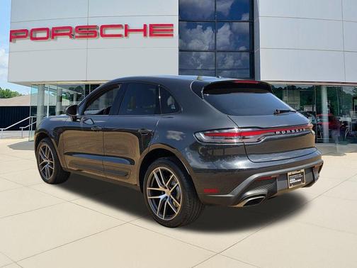 2022 Porsche Macan Base