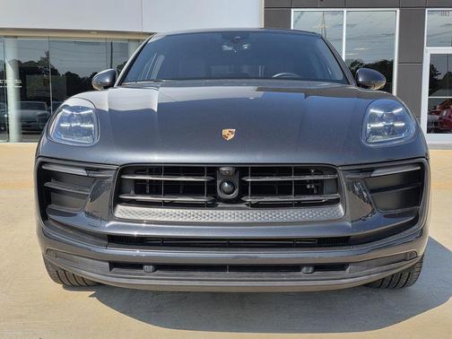 2022 Porsche Macan Base