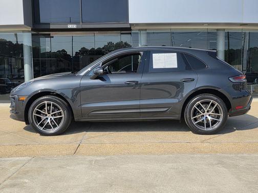 2022 Porsche Macan Base