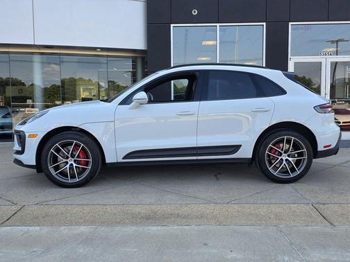 2022 Porsche Macan S
