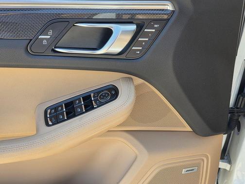 2022 Porsche Macan S