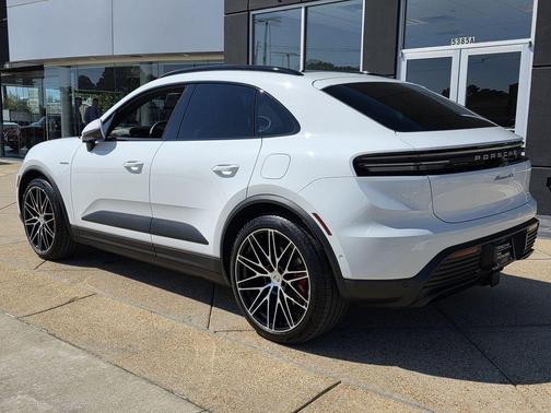 2025 Porsche Macan 4S