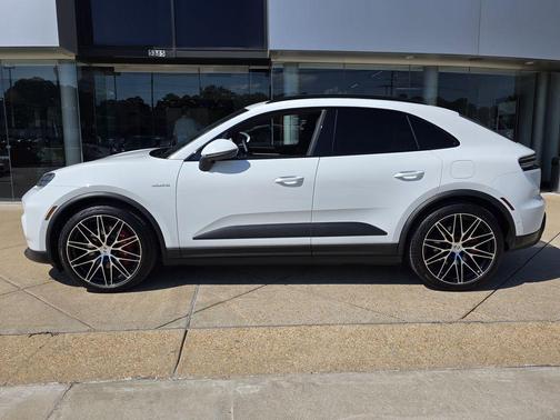2025 Porsche Macan 4S