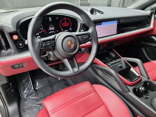 2025 Porsche Cayenne AWD