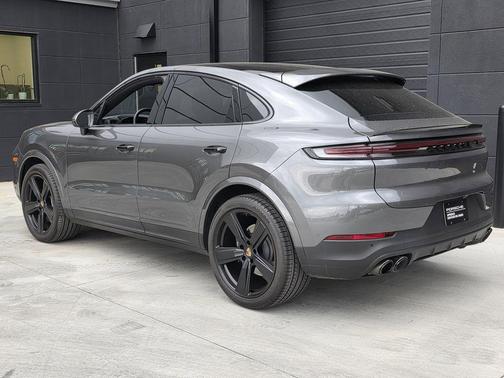 2025 Porsche Cayenne AWD