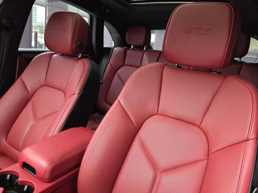 2025 Porsche Macan GTS