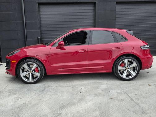 2025 Porsche Macan GTS