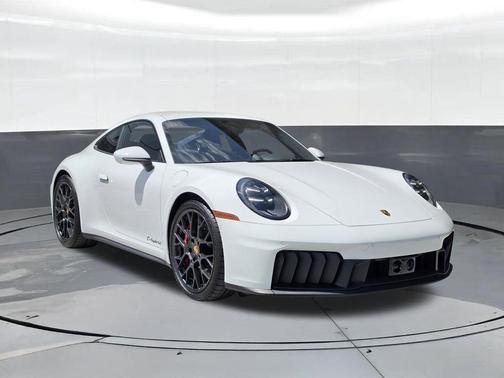 2025 Porsche 911 Carrera 4 GTS
