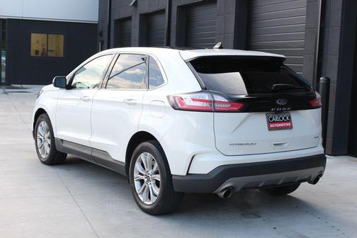 White Metallic 2024 Ford Edge Titanium