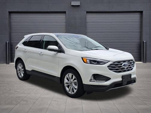 White Metallic 2024 Ford Edge Titanium