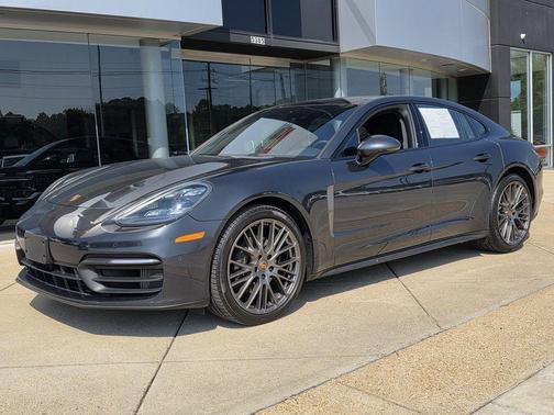 2022 Porsche Panamera 4 Platinum Edition