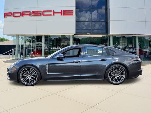 2022 Porsche Panamera 4