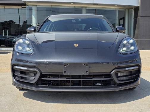 2022 Porsche Panamera 4 Platinum Edition
