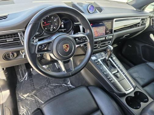 2020 Porsche Macan Base