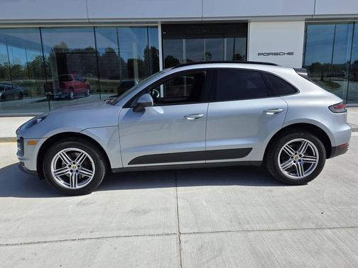 2020 Porsche Macan Base