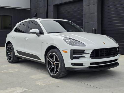 White 2020 Porsche Macan Base