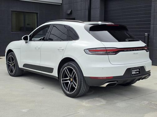 White 2020 Porsche Macan Base