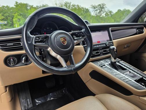 White 2020 Porsche Macan Base