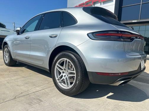 2020 Porsche Macan Base