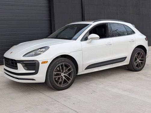 2025 Porsche Macan T