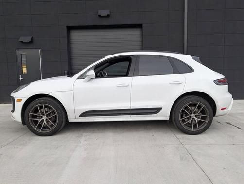 2025 Porsche Macan T