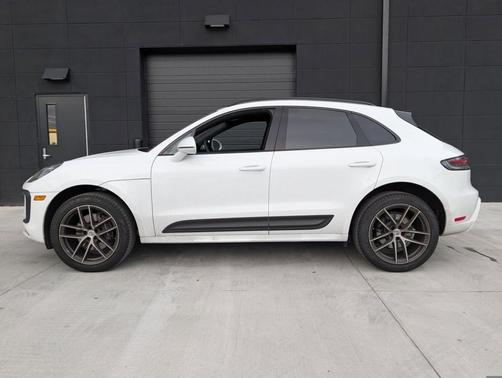2025 Porsche Macan T