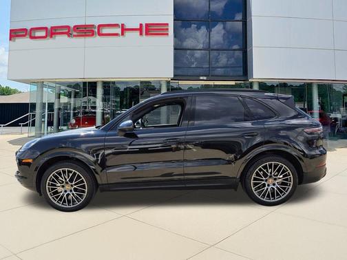 2023 Porsche Cayenne Platinum Edition