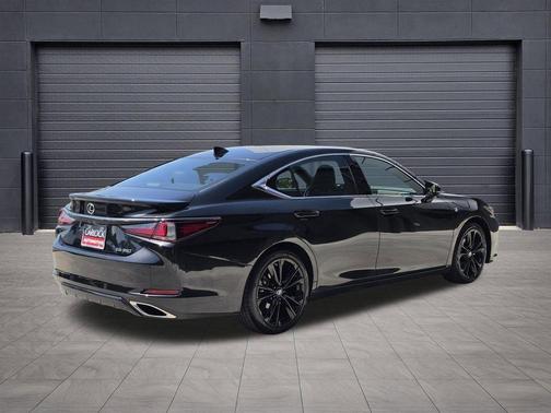 2024 Lexus ES 350 F SPORT Handling