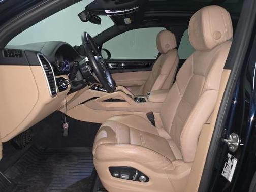 2019 Porsche Cayenne Base