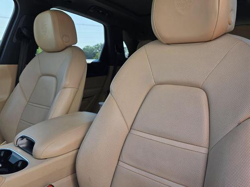 2019 Porsche Cayenne Base