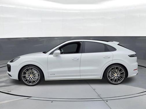 Carrara White Metallic 2021 Porsche Cayenne GTS