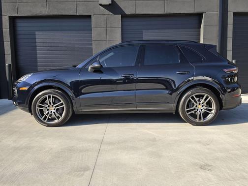 2023 Porsche Cayenne 