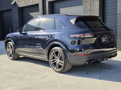 2023 Porsche Cayenne 