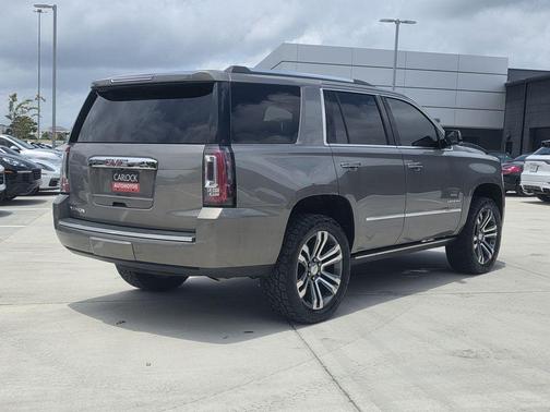 Pepperdust Metallic 2019 GMC Yukon Denali