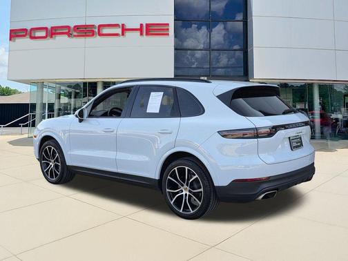 2023 Porsche Cayenne Base (Tiptronic)