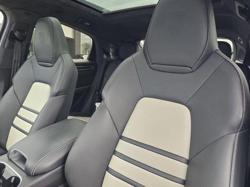2023 Porsche Cayenne GTS