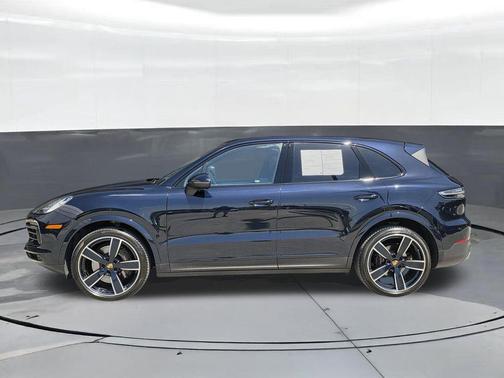 Moonlight Blue Metallic 2023 Porsche Cayenne Platinum Edition