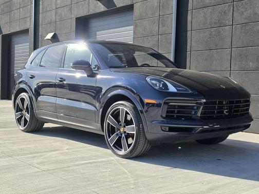 2023 Porsche Cayenne Platinum Edition