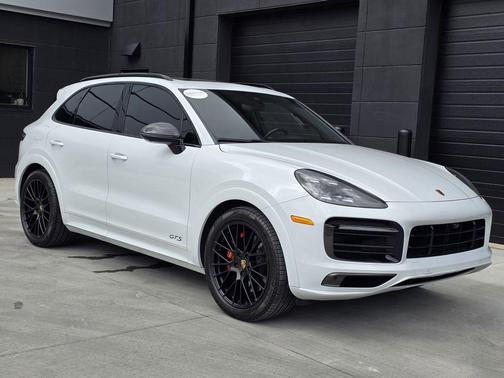 2021 Porsche Cayenne GTS