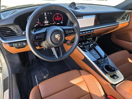 2025 Porsche 911 Carrera