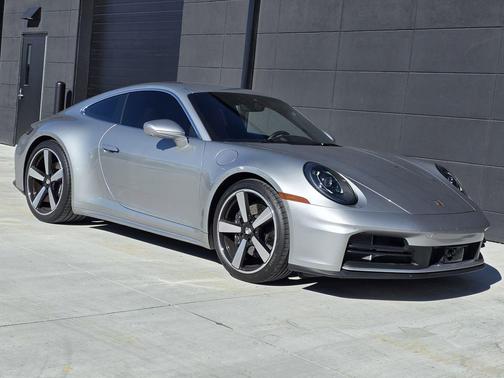 2025 Porsche 911 Carrera