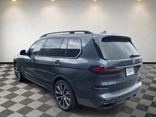 2021 BMW X7 M50i