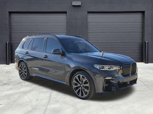 2021 BMW X7 M50i